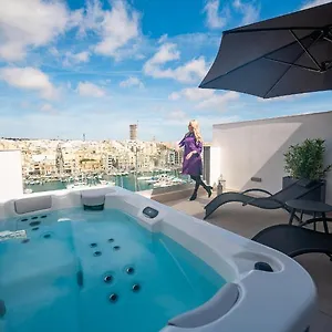 The Address Seafront With Hot Tub Apartment